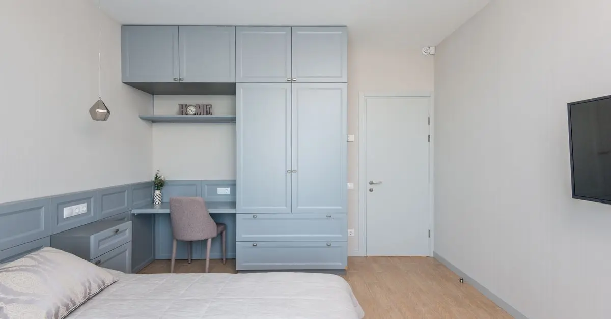 Comment intégrer un lit transformable dans un bureau moderne